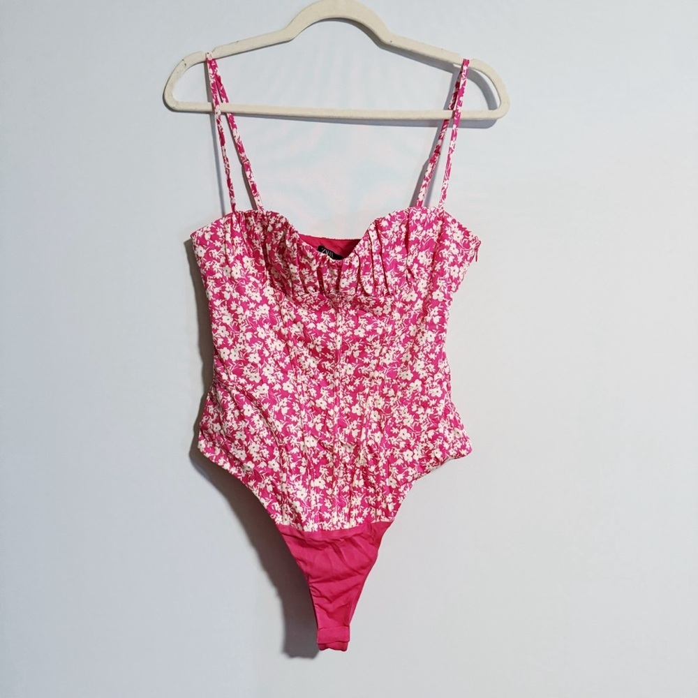 Zara - Pink and White Floral Bodysuit